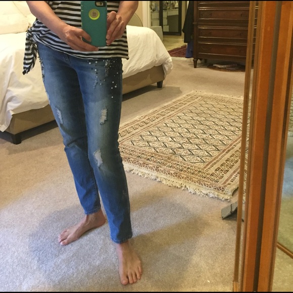 Distressed and beaded size 30 waist cropped jeans. - Picture 7 of 7